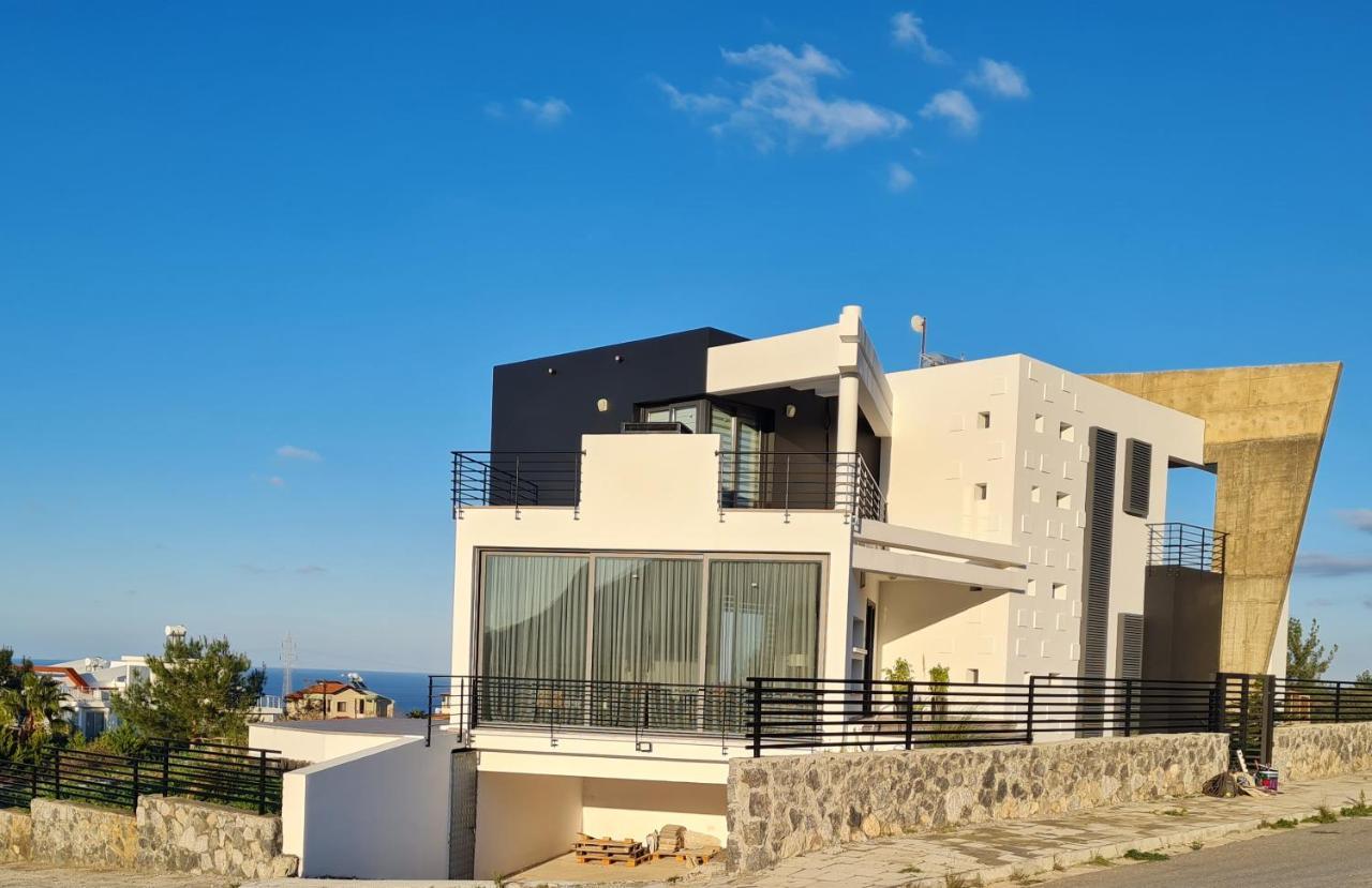 Superior Villa Between The Mountain And The Sea 4+1 Agios Epiktitos Exterior photo